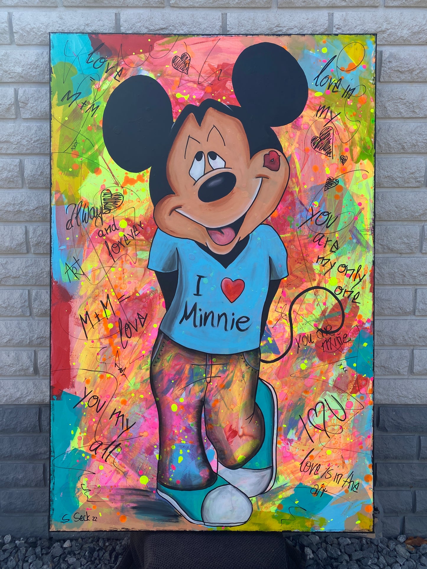 Mickey loves Minni