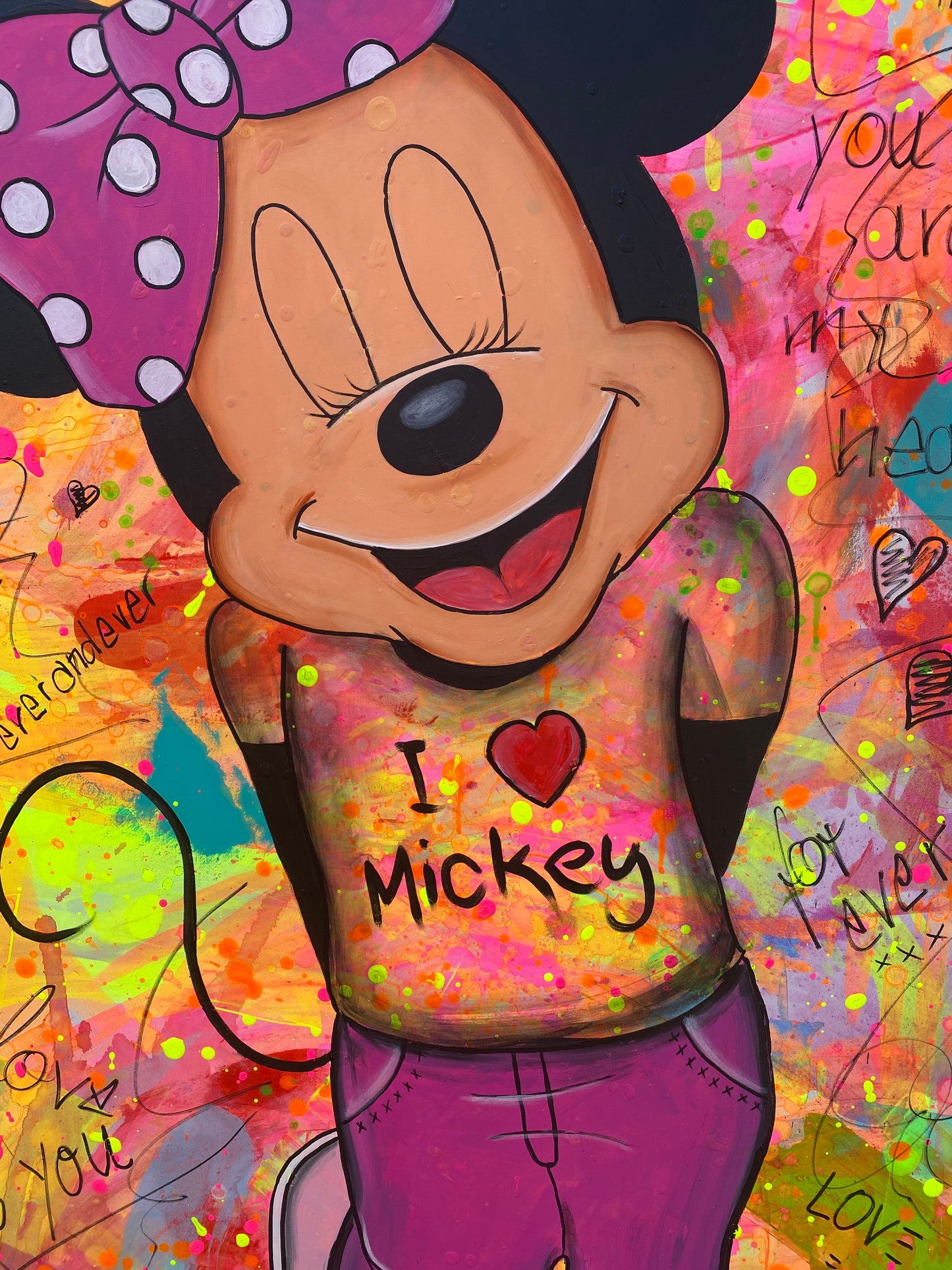 Minni loves Mickey